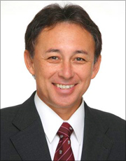 玉城 デニー