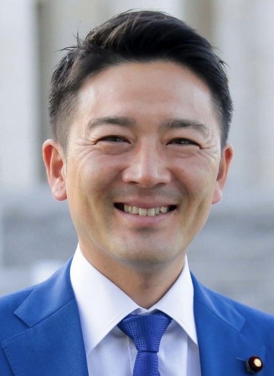 せき 健一郎