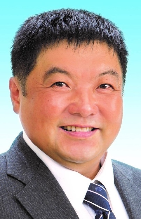 西山 まさる