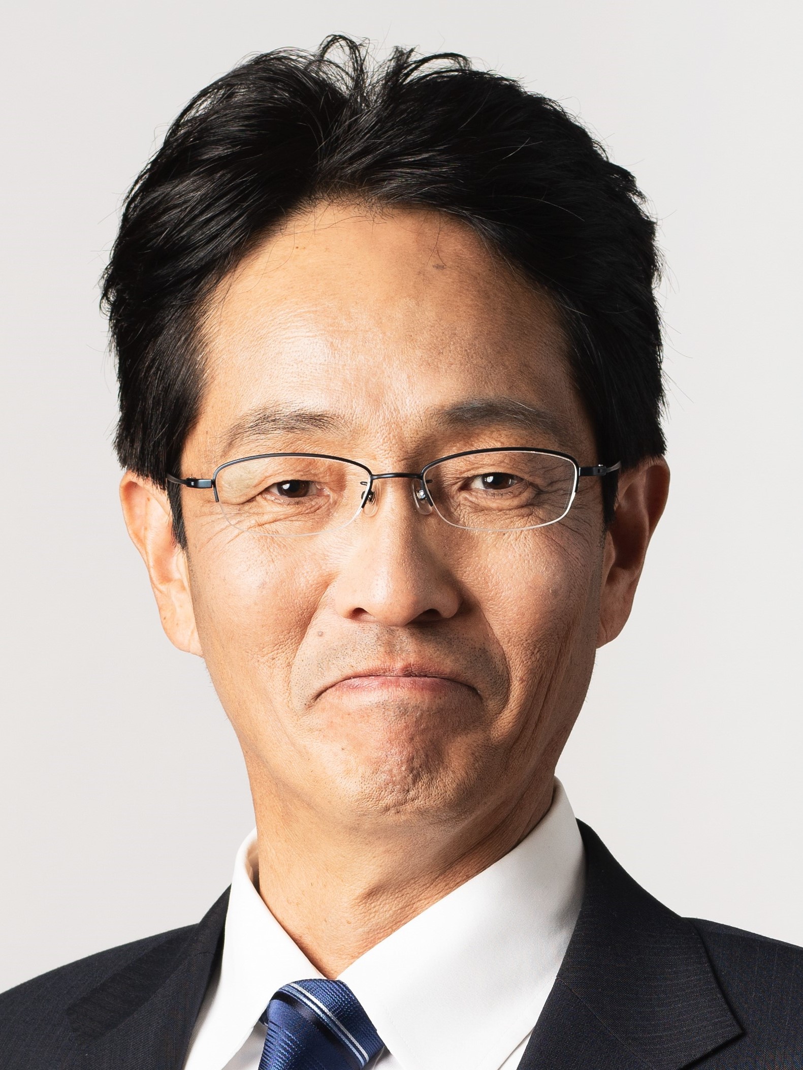 外山 順一