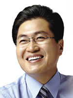 務台 俊介