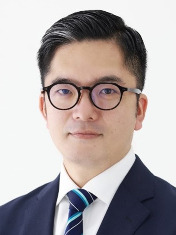 金子 容三