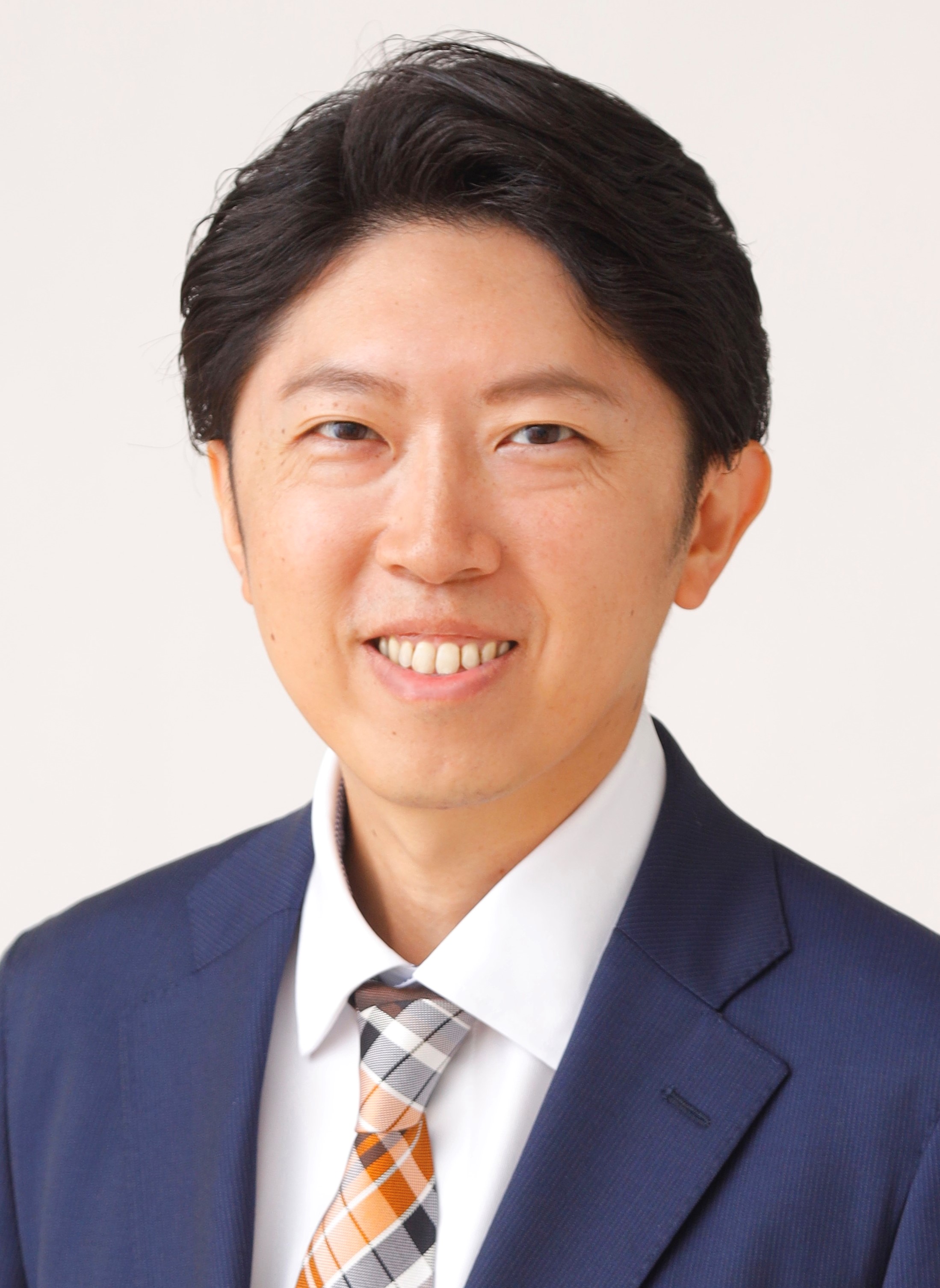 山本 ゆうへい