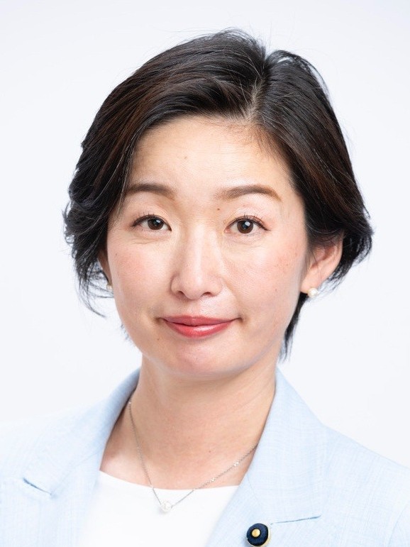 白川 あゆみ