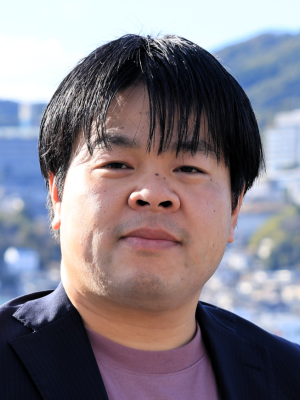 つつい 涼介