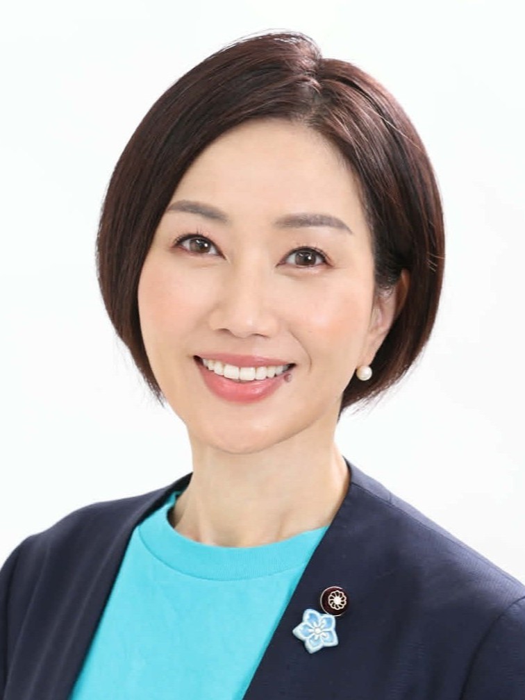 林 リエ
