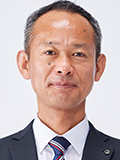 よしとみ けんいち