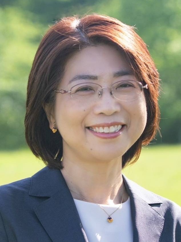 ひがし 実名子