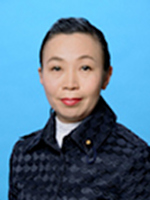 輿石 且子
