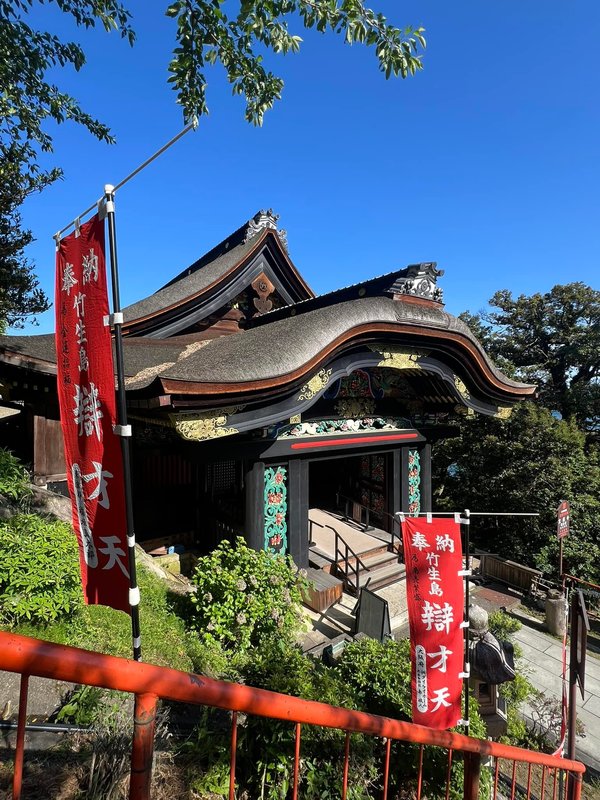 竹生島宝厳寺開創千三百年を記念 特別公開の辮才天堂の本尊秘仏