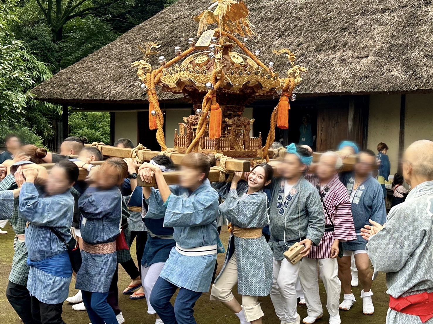 世田谷区議】岡本八幡宮の例大祭へ！人生初の神輿担ぎ！鳳凰の咥える