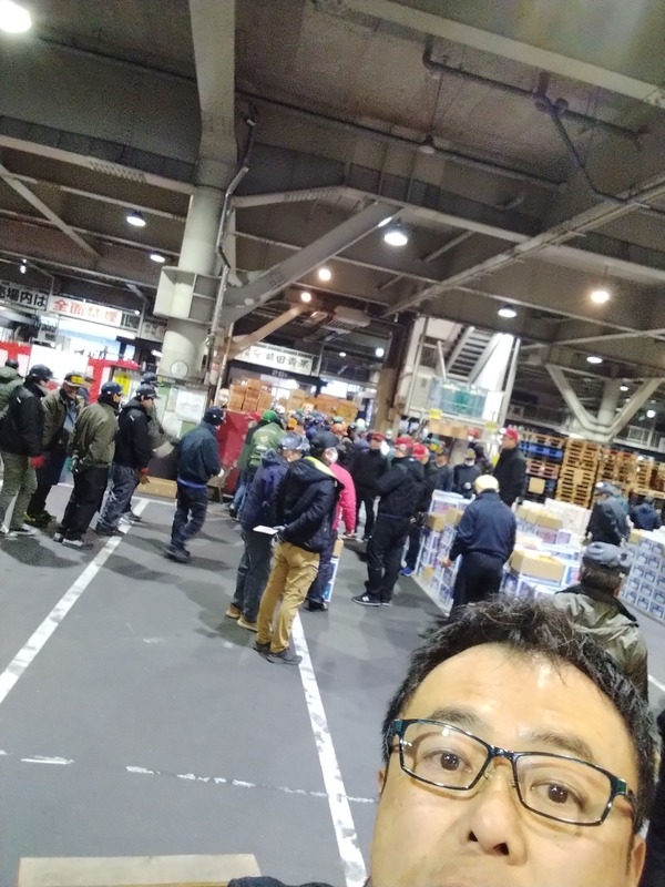 🔵1/5(日)早朝、中央卸売市場で令和七年“初セリ”が行われ式典に参加