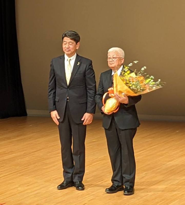 小田原市市民功労賞、市民栄誉賞贈呈式 三の丸ホールでの贈呈式。 - くわはた寿一朗(クワハタジュイチロウ) | 選挙ドットコム