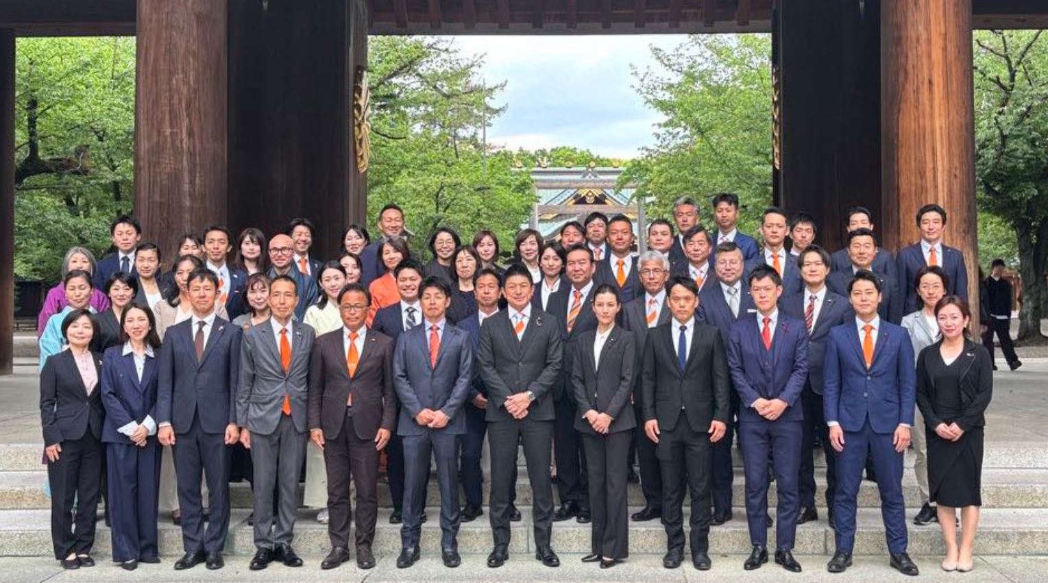 【参政党活動報告】 参政党議員団で靖国神社に正式参拝いたしました - 藤本かずき（フジモトカズキ） ｜ 選挙ドットコム