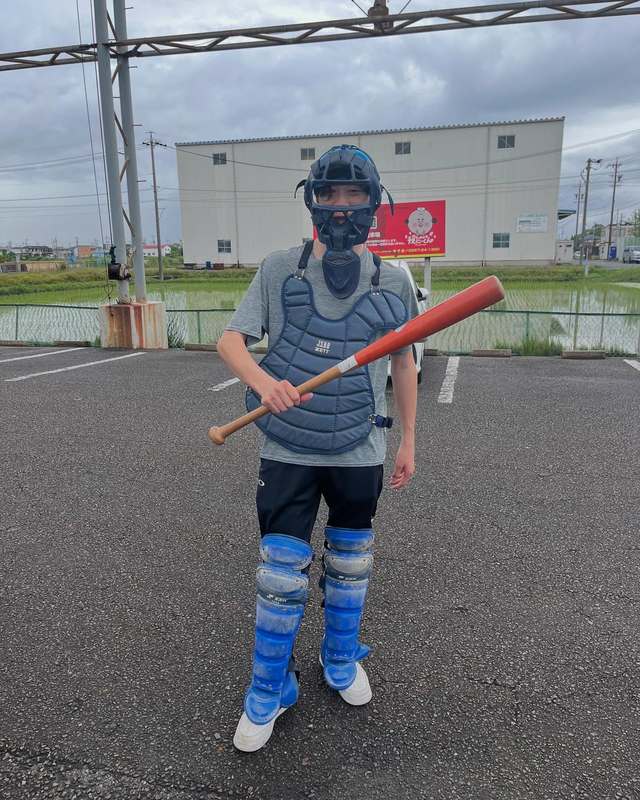 草野球チーム】本日は学生草野球チームにキャッチャー道具一式をお届け 