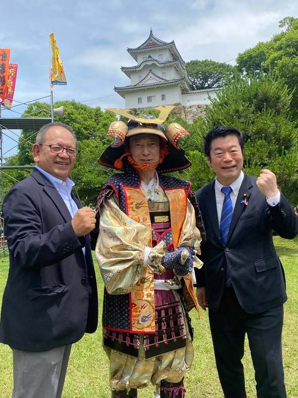 明石公園での武者行列に西村康稔衆議院議員が甲冑姿で登場🏯✨歴代の