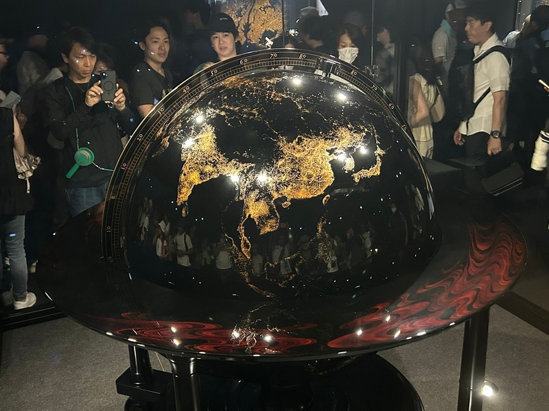 万博レポート・06.28③夜の地球🌏】移動中に、能登の大漁旗を掲げた