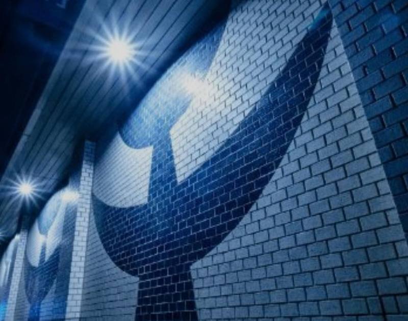 拓銀タイルマークと、まちに残る時間北海道拓殖銀行の店舗にあった