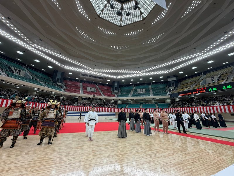 昨日は上京して、日本武道館昭和100年記念令和8年鏡開き式・武道始めに