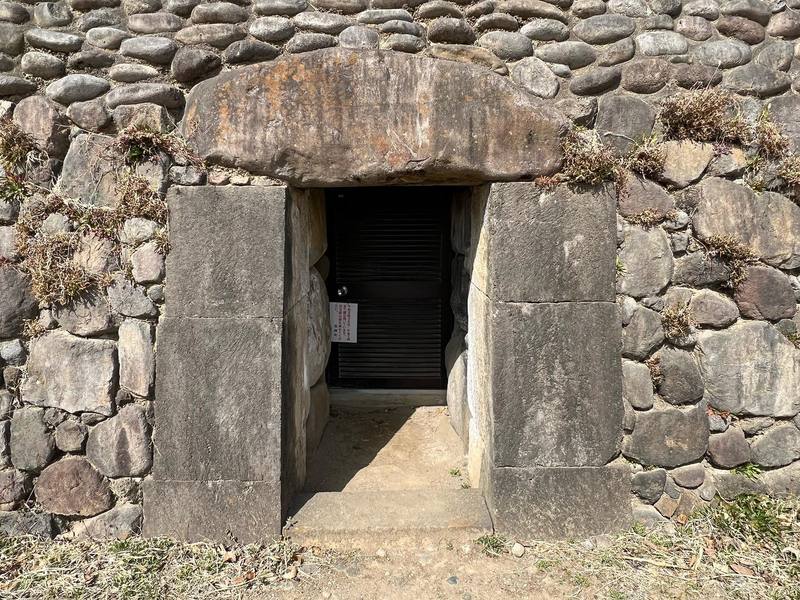 前橋市のお隣、吉岡町に八角形墳があるのをご存知ですか?奈良の天皇陵などに作られた八角形が群馬に... 吉田なおひろ(ヨシダナオヒロ