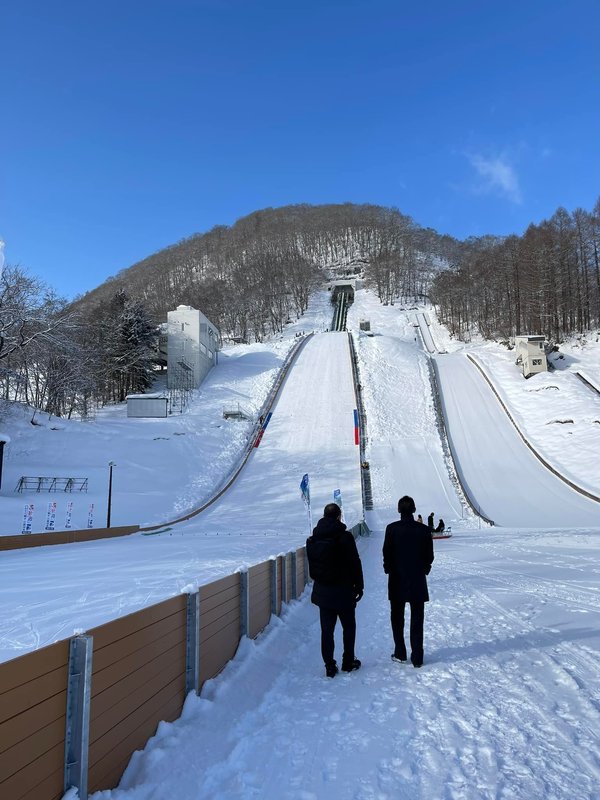 新装された田山スキー場矢神飛躍台、県民大会の公式練習を視察しました