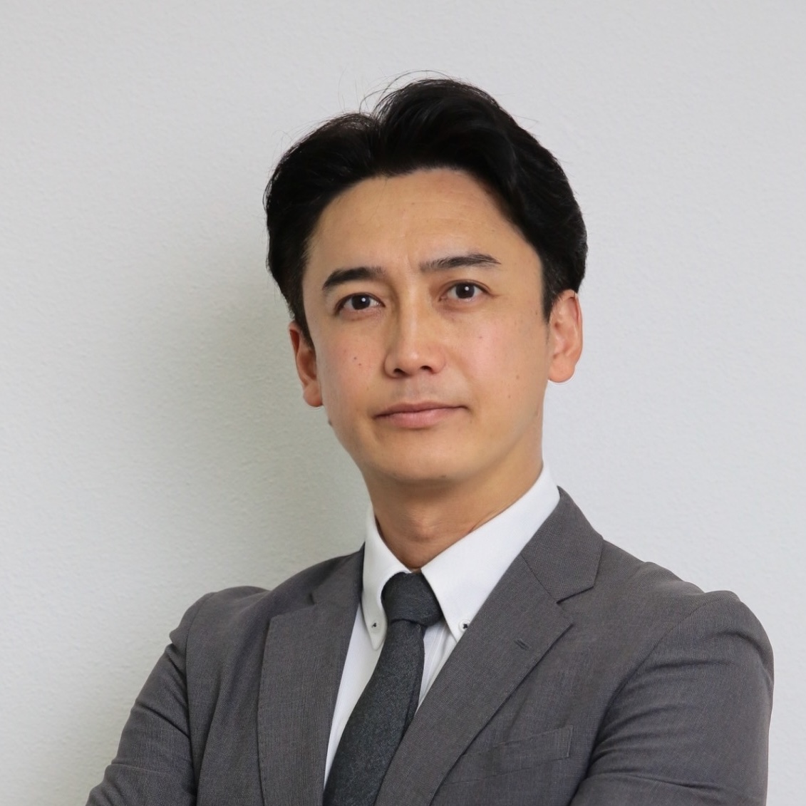 牛見 航