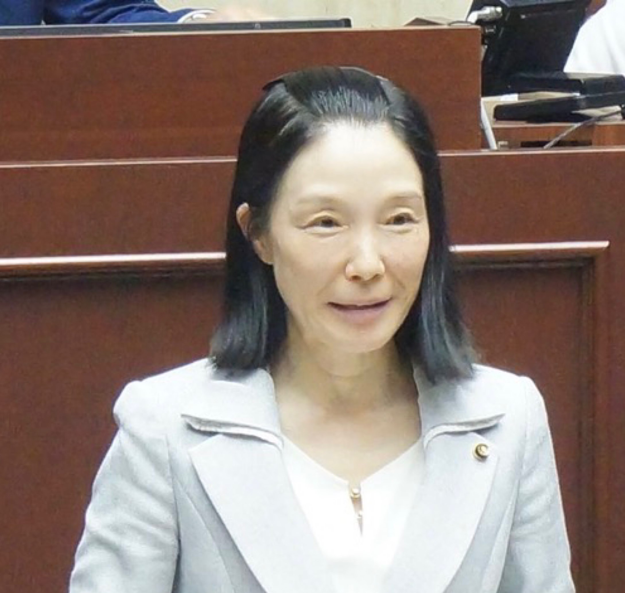 八矢 よしみ