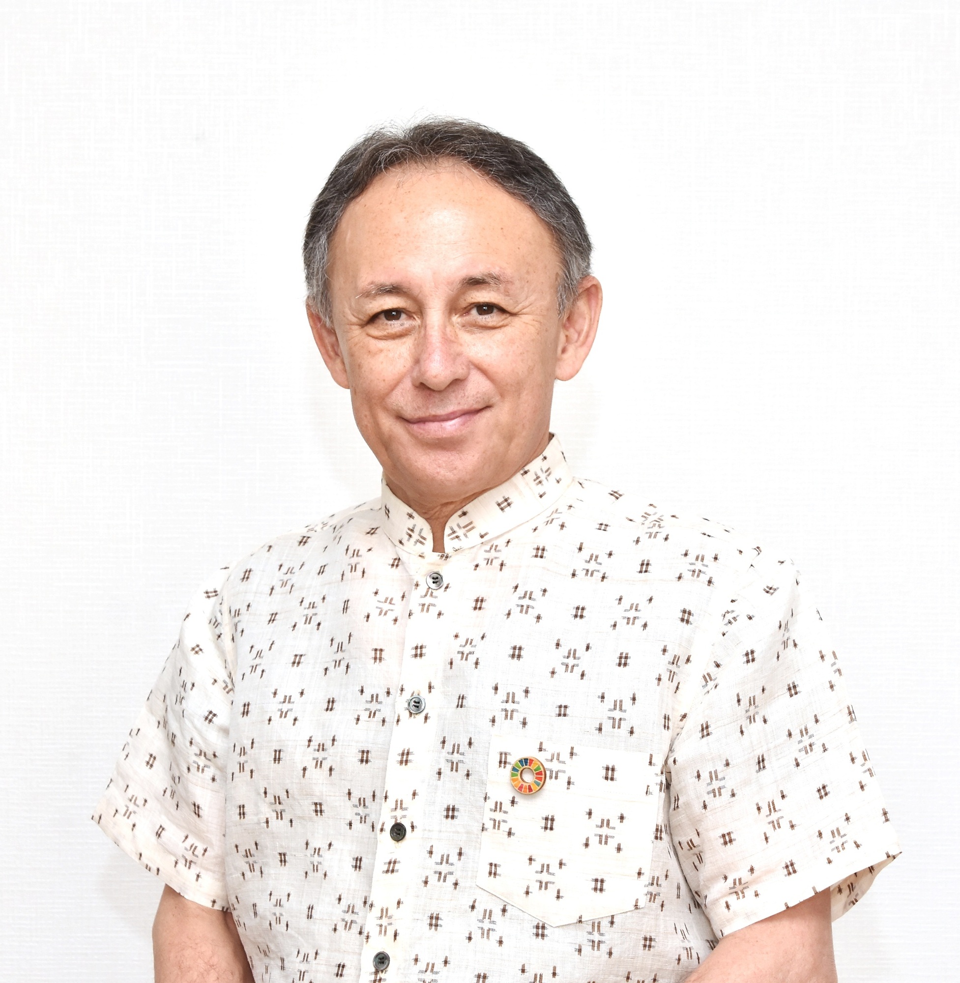 玉城 デニー