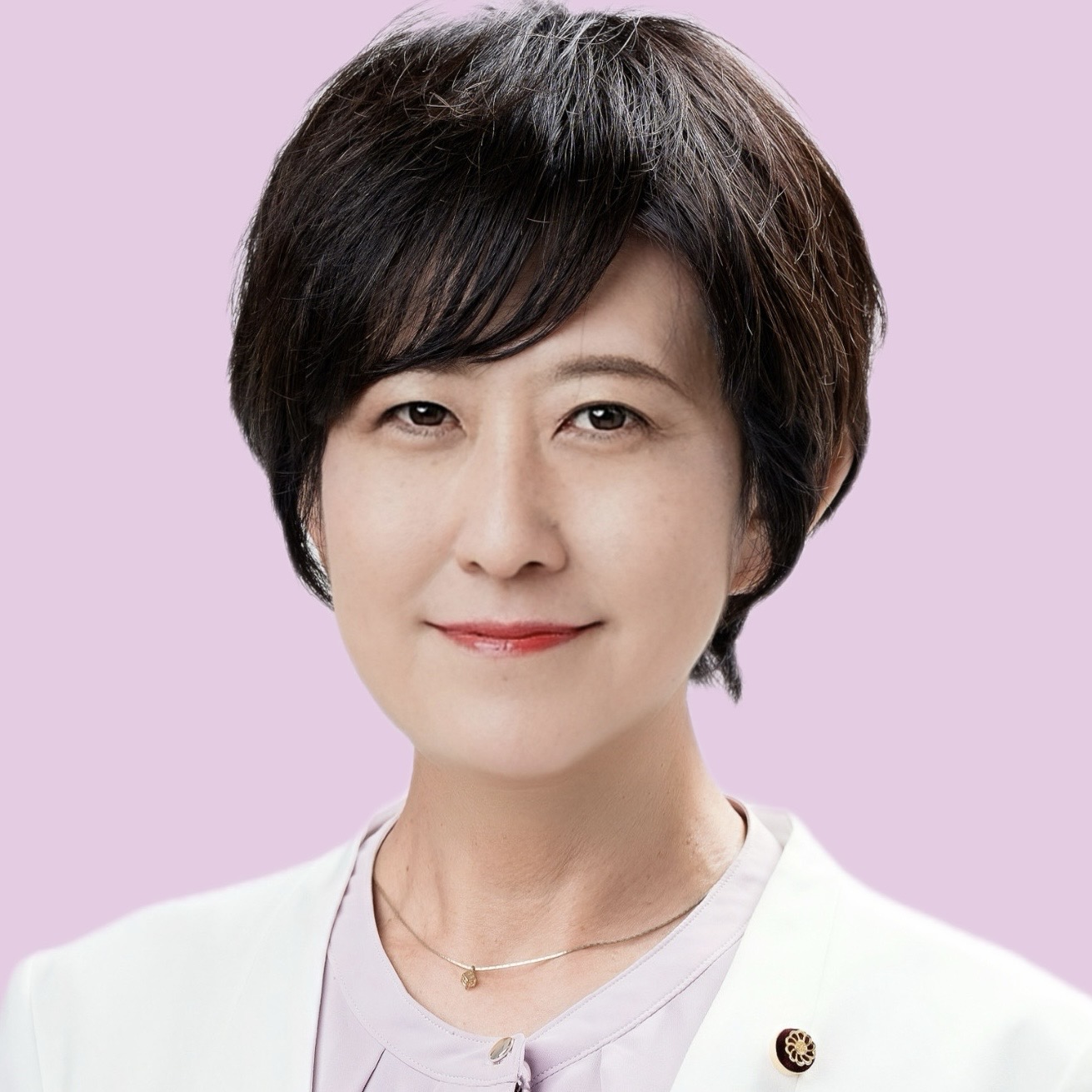 穴見 れいな