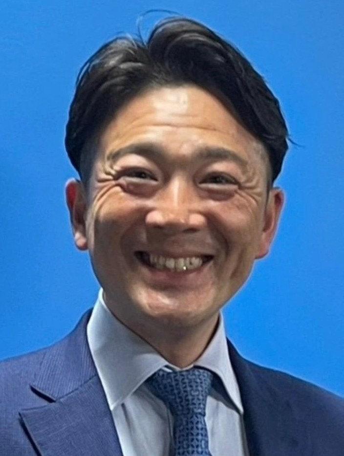 せき 健一郎