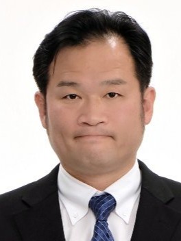 林 よしなり