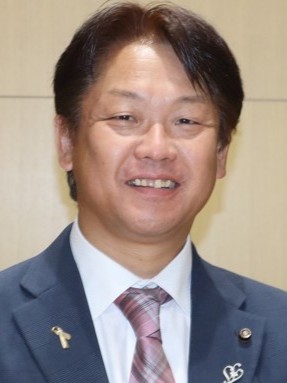 高畑 吉成