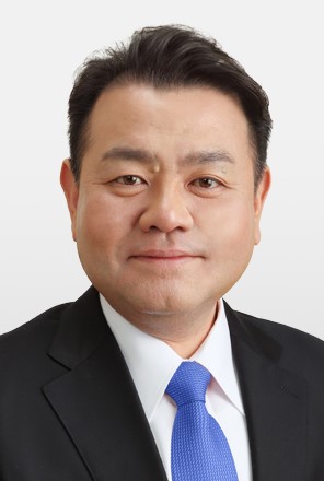 さわだ 新一