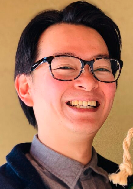 青柳 ともや