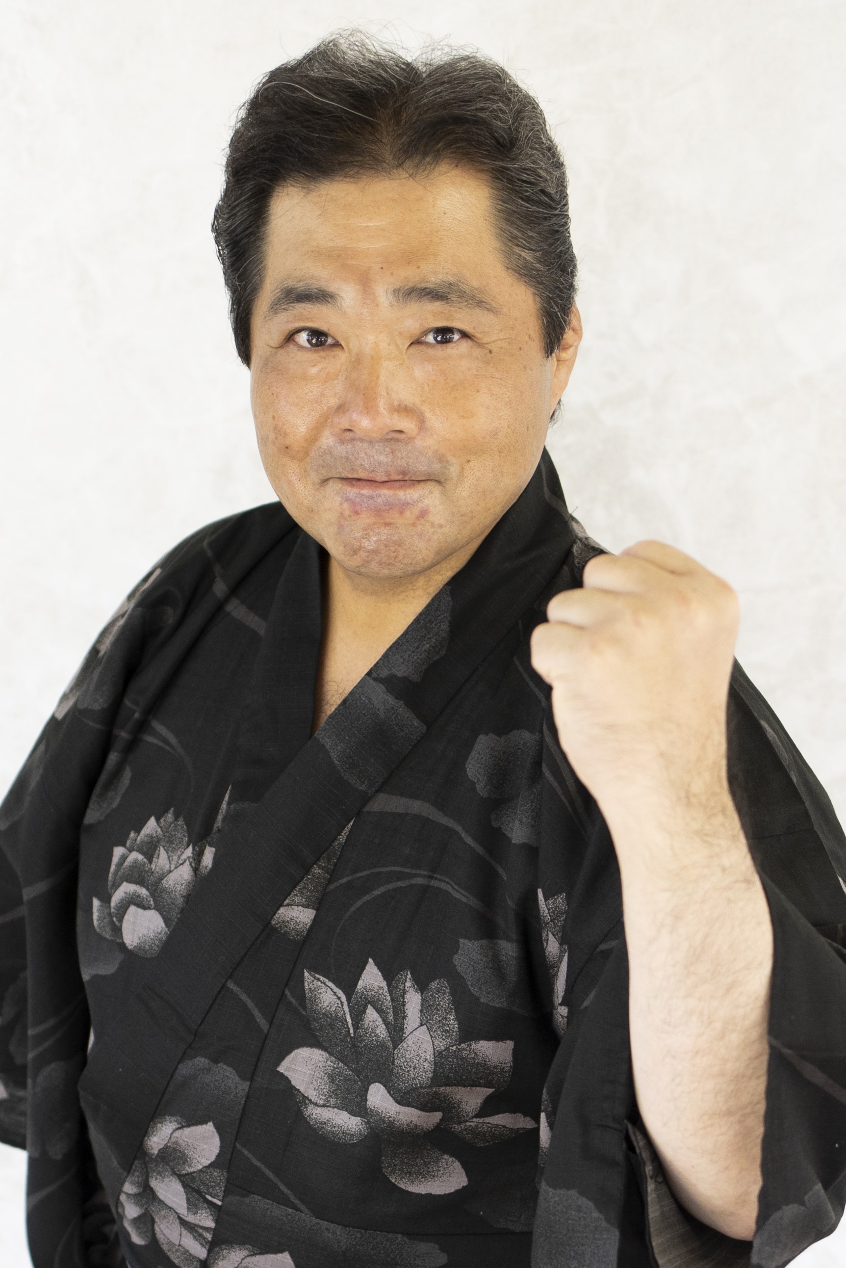 しおみ 健
