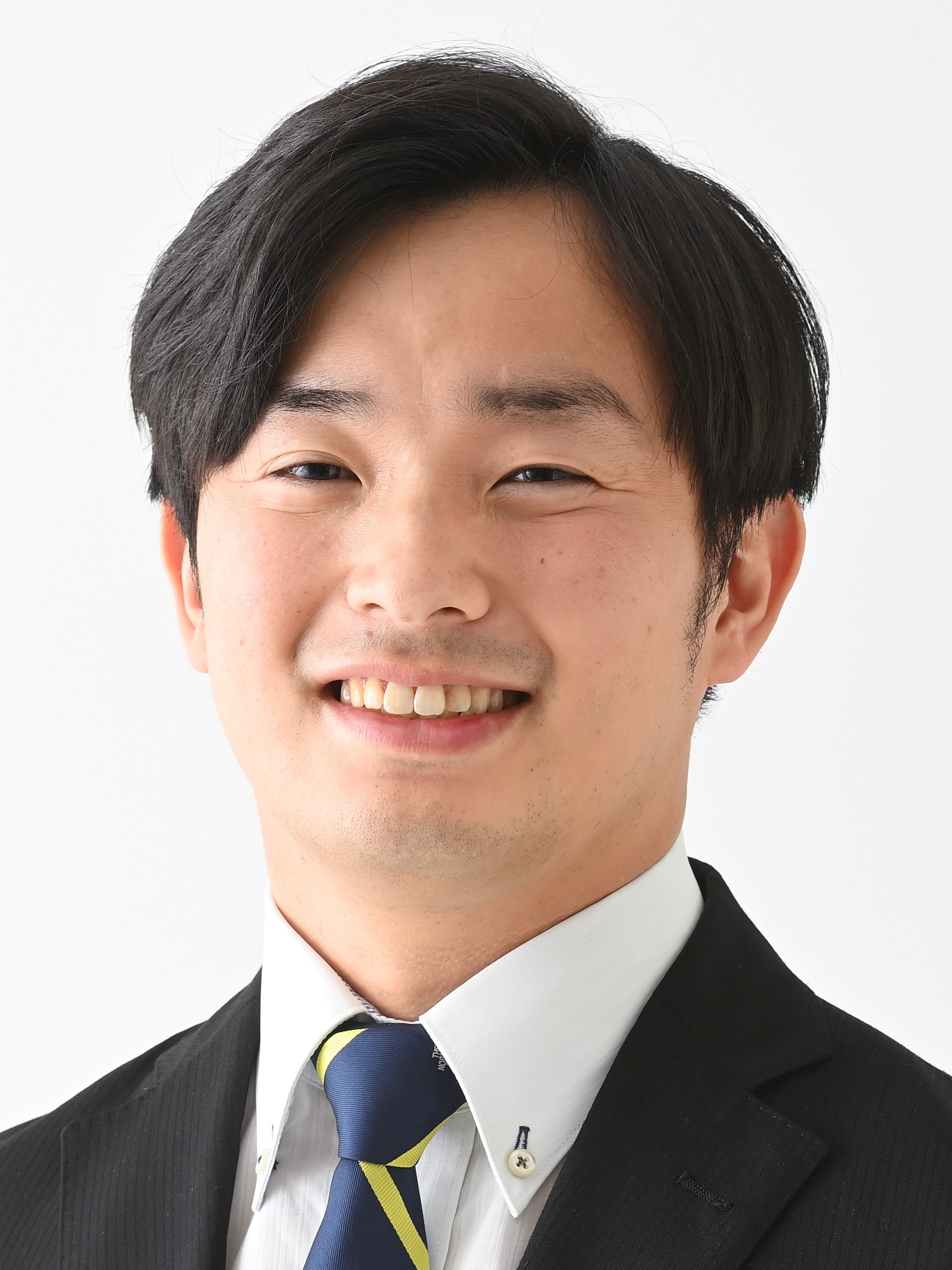 荻 英成