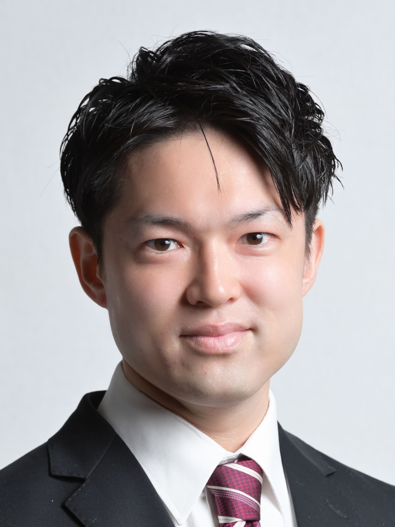 山根 よしみつ
