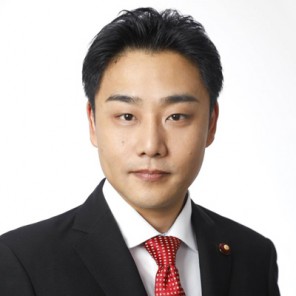えぞえ 亮一