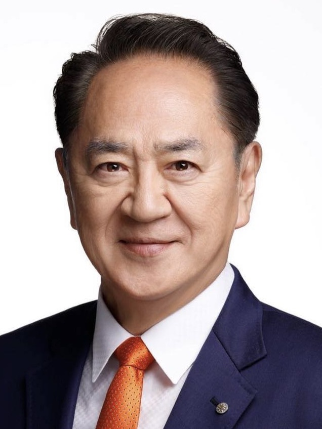 上地 克明