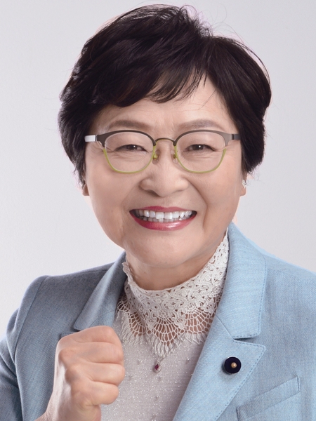 真下 紀子
