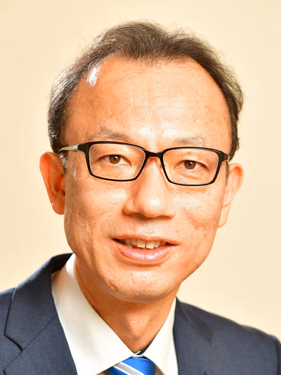 名取 やすし