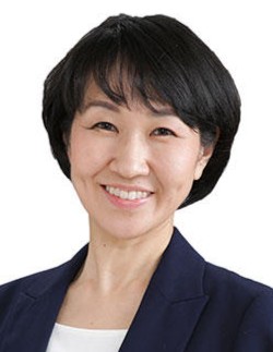三石 かよ